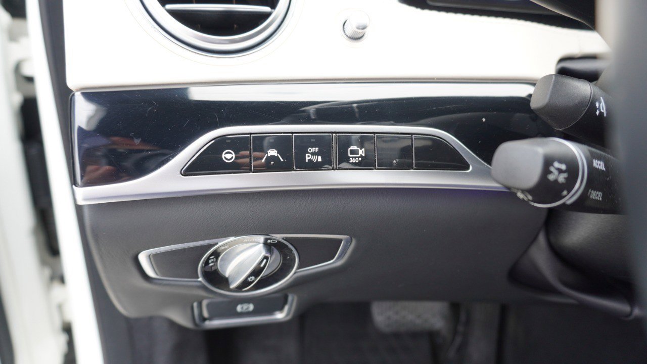 Used 2017 Mercedes-Benz S 550 Sedan image 21