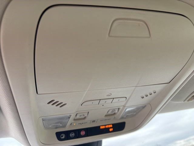 Used 2017 Cadillac XT5 Luxury w/ Driver Awareness Package image 28