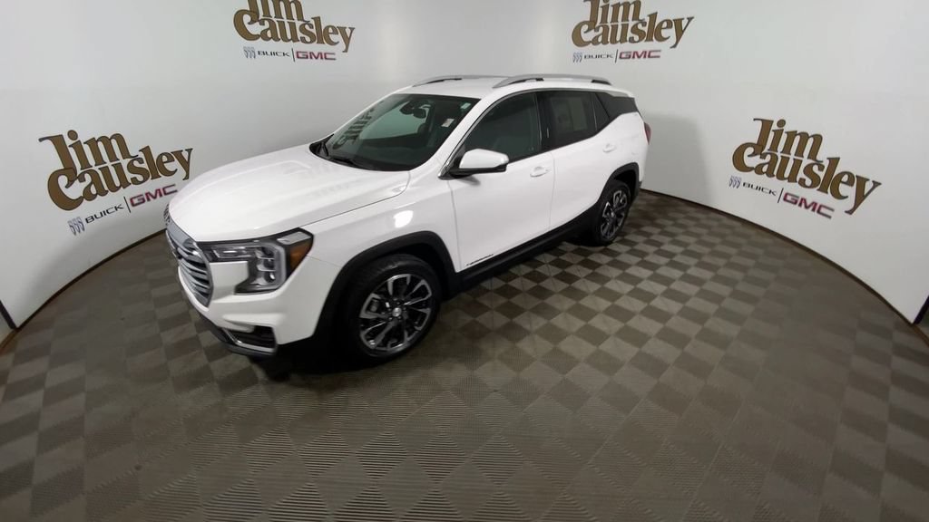 Certified 2024 GMC Terrain SLT w/ Infotainment Package II AWD/4WD image 4