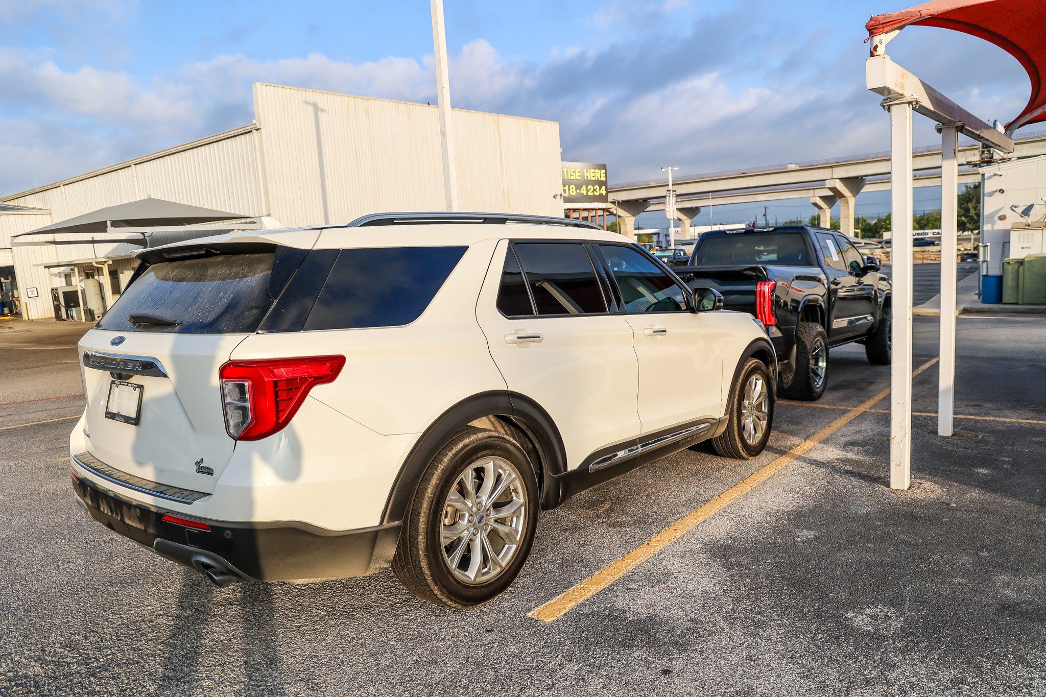Used 2020 Ford Explorer Limited RWD image 6
