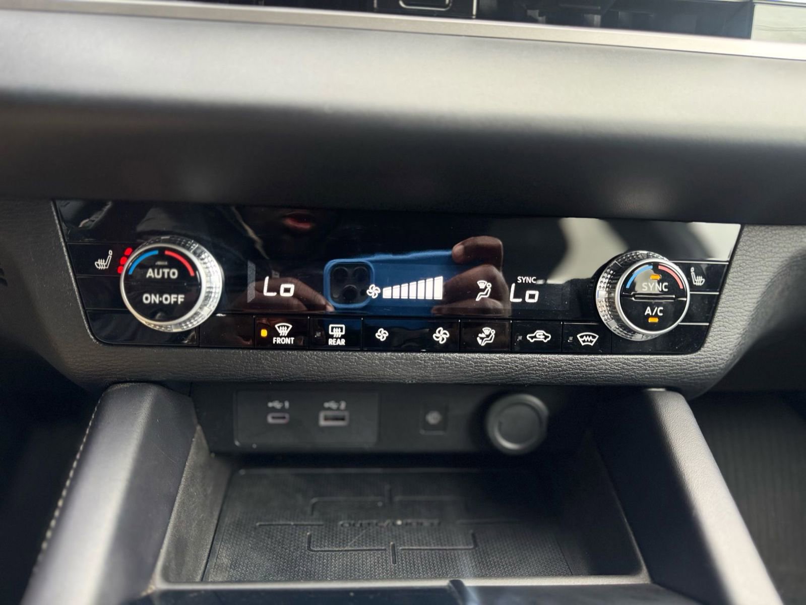 Used 2024 Mitsubishi Outlander 4WD Plug-In Hybrid image 19