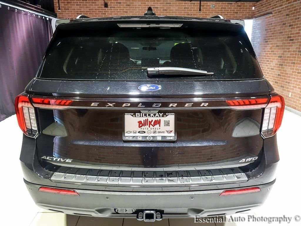 Used 2025 Ford Explorer Active image 8