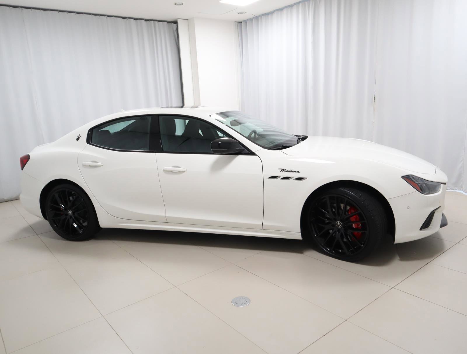 Used 2024 Maserati Ghibli Modena Q4 image 6