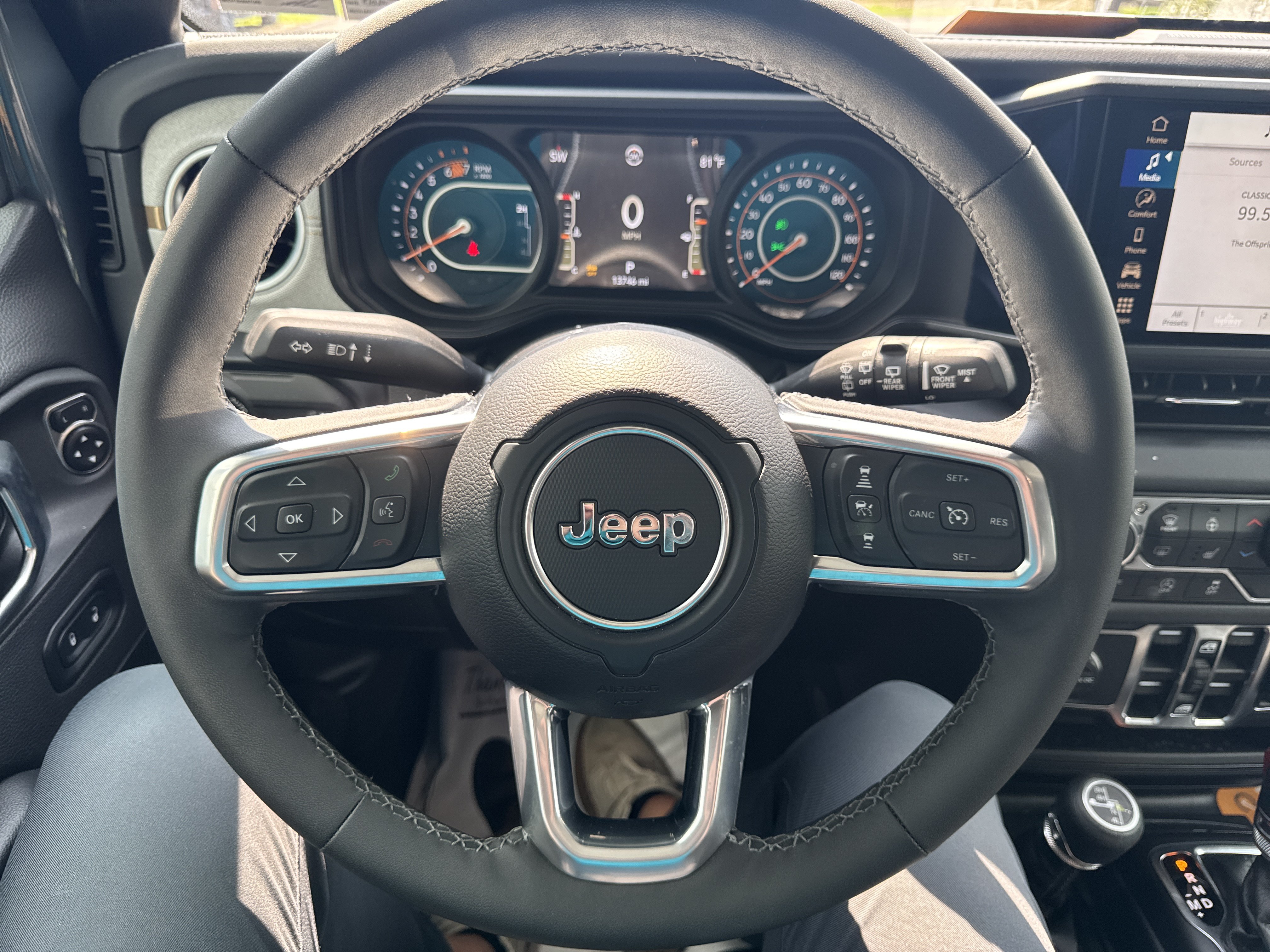 Used 2026 Jeep Wrangler Unlimited Sahara AWD/4WD image 17