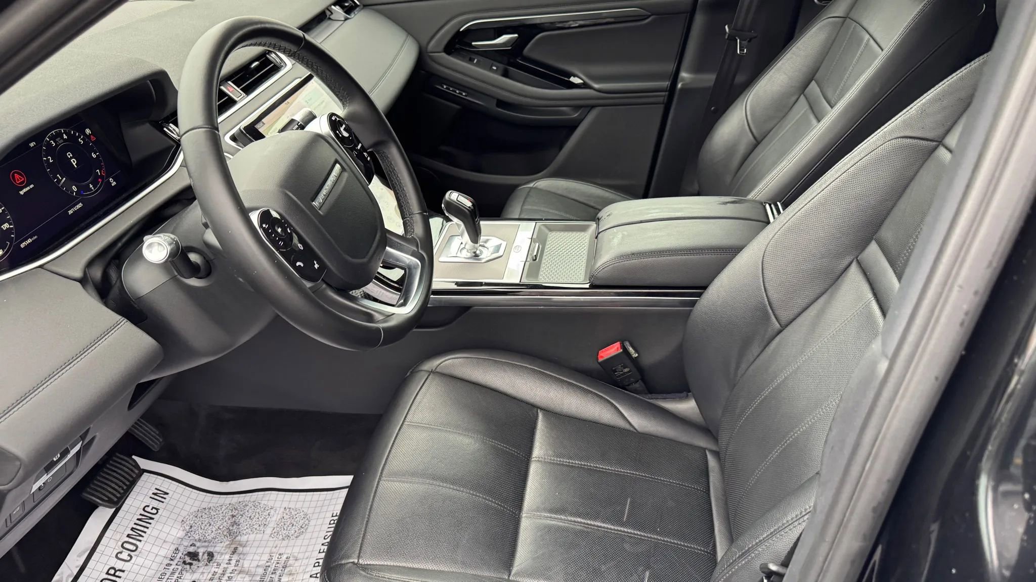 Used 2020 Land Rover Range Rover Evoque SE image 34