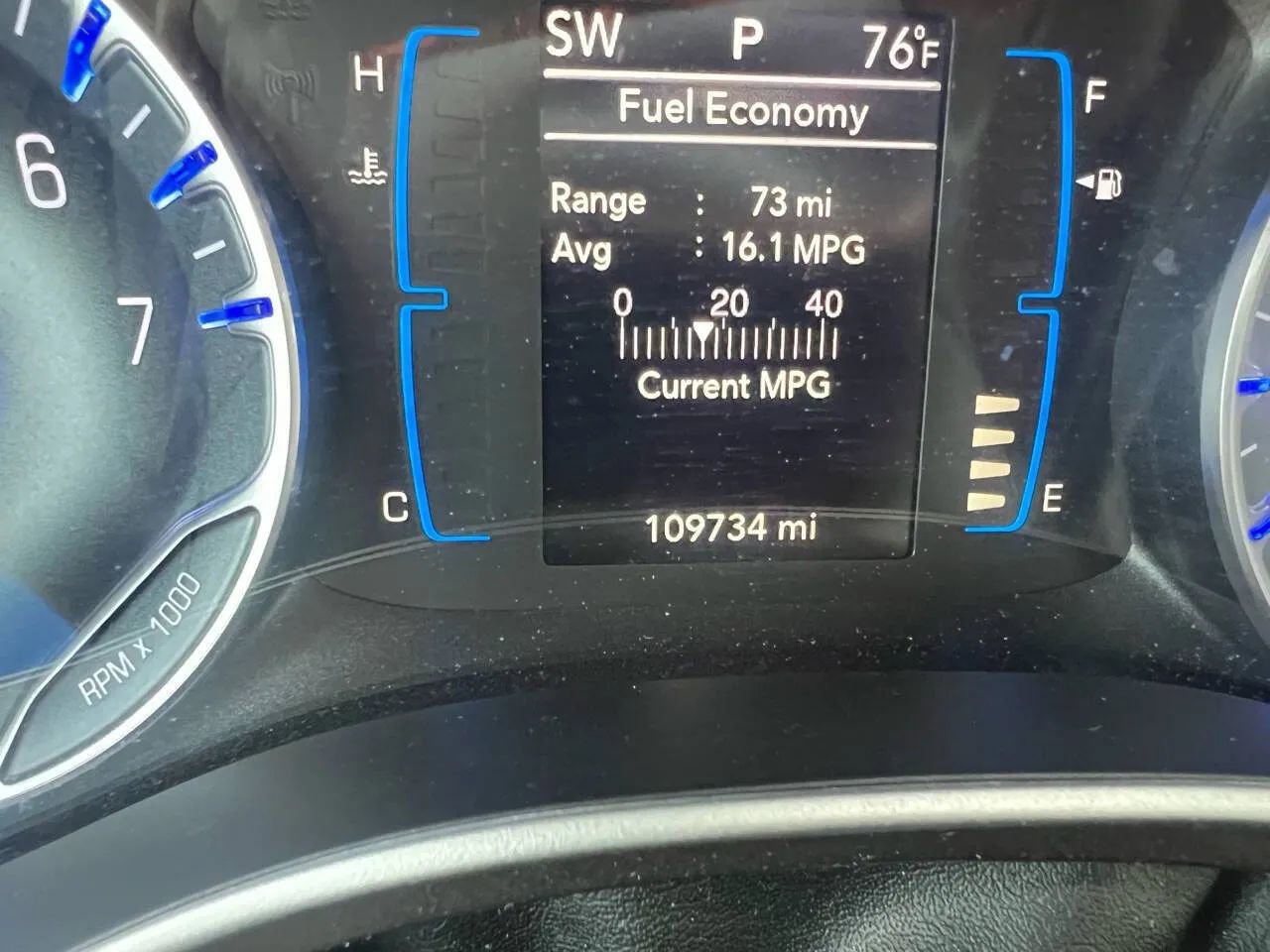 Used 2017 Chrysler Pacifica Touring-L FWD image 8