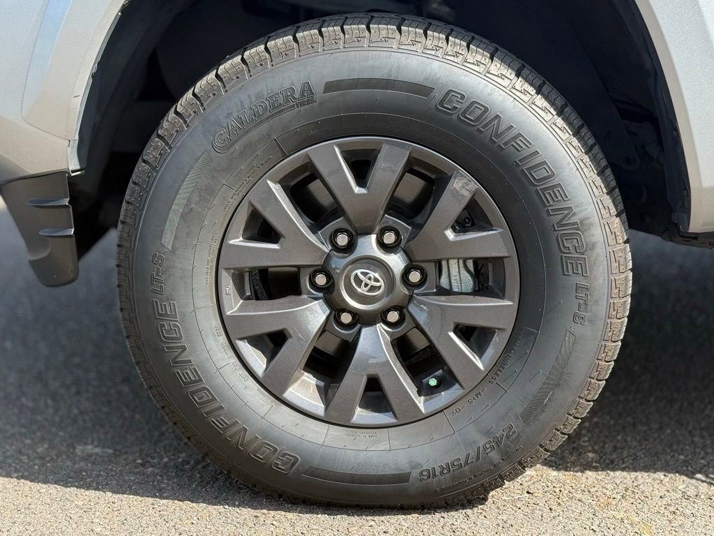Used 2023 Toyota Tacoma SR5 RWD image 9