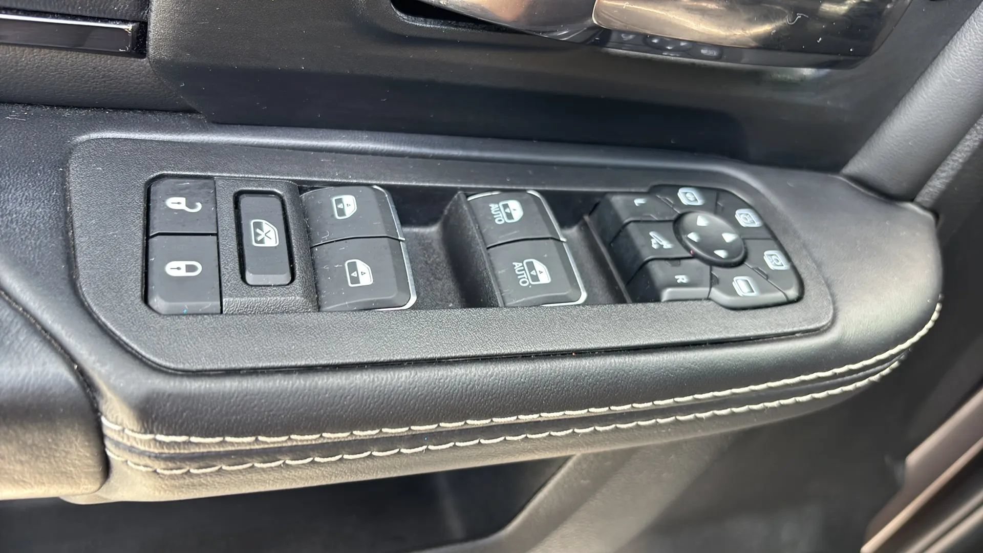 Used 2025 RAM 2500 Limited AWD/4WD image 24
