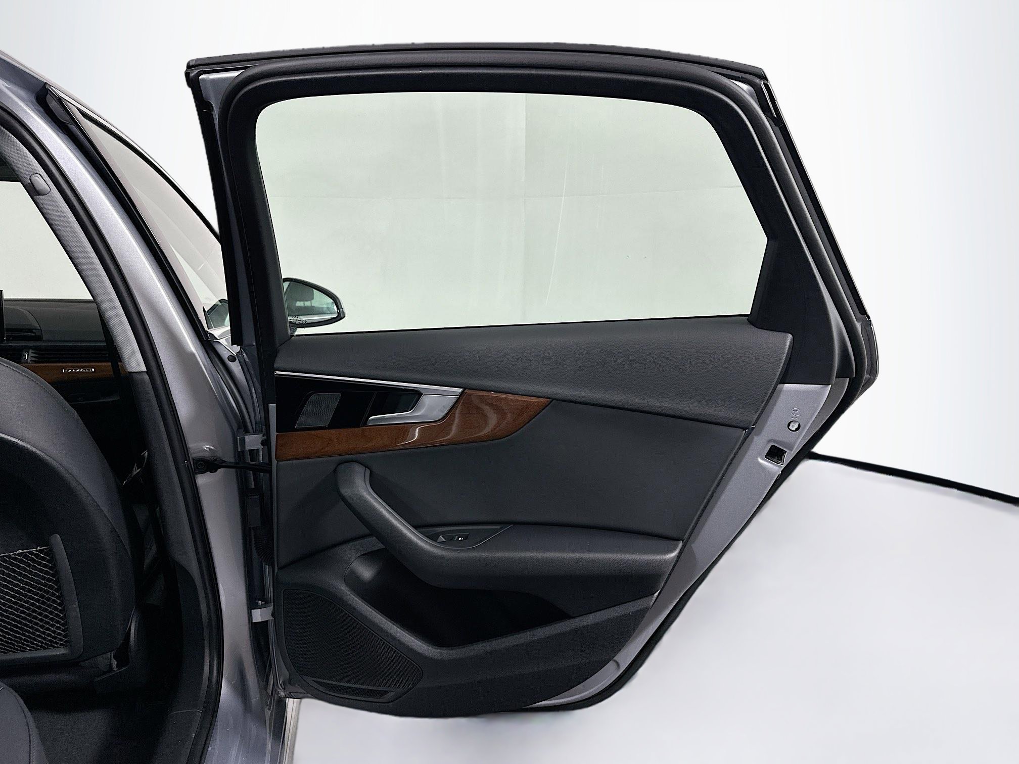 Used 2023 Audi A4 2.0T Premium w/ Convenience Package image 30