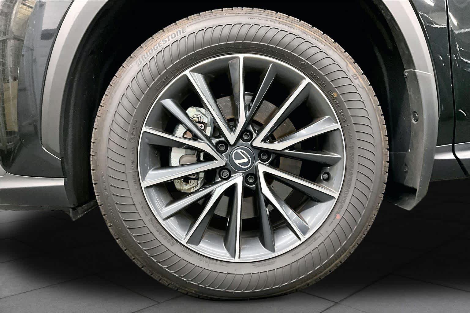 Used 2026 Lexus NX 350h AWD w/ Accessory Package (2T) image 11