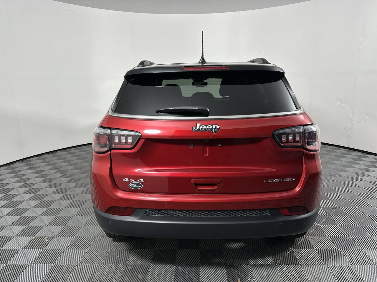 Used 2025 Jeep Compass Limited AWD/4WD image 21