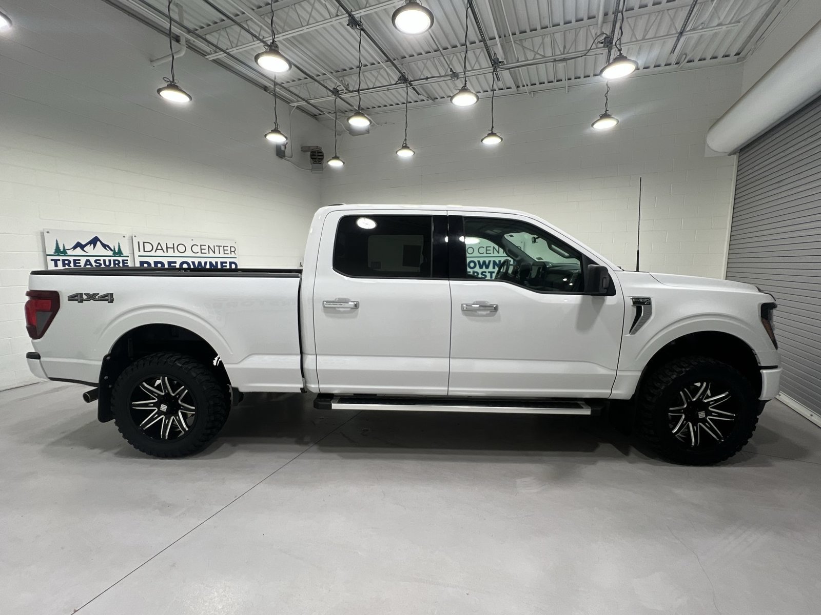 Used 2025 Ford F150 XLT w/ Equipment Group 301A Standard AWD/4WD image 9