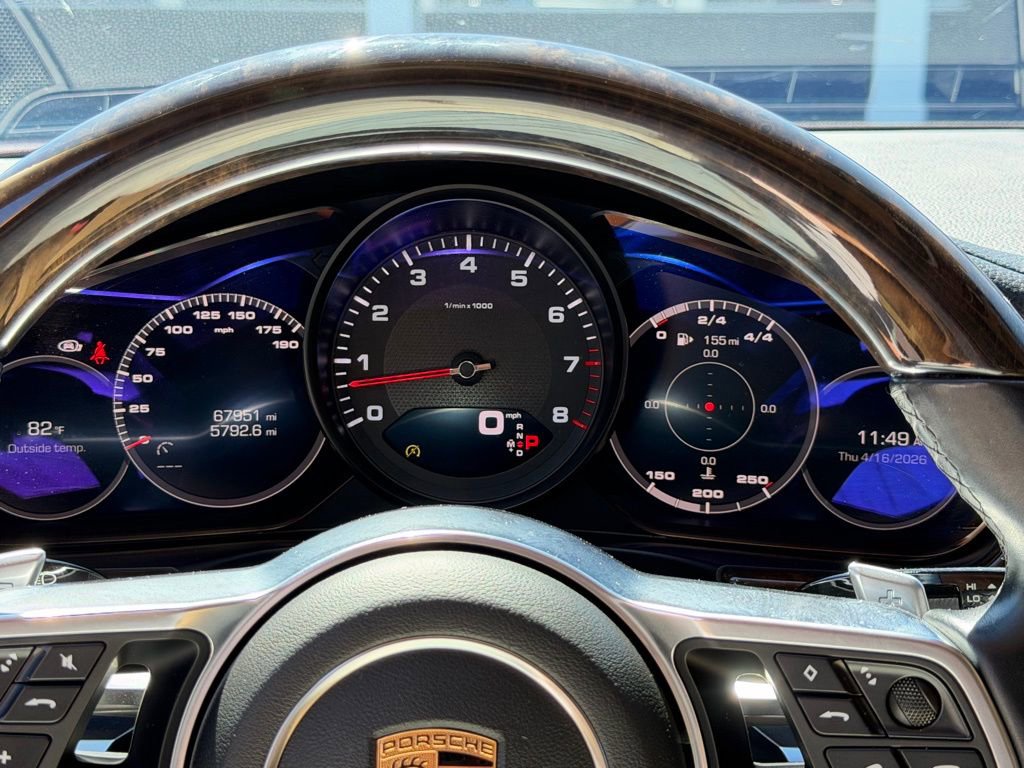 Used 2018 Porsche Panamera image 21