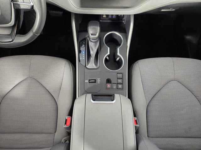 Used 2024 Toyota Highlander LE FWD image 24