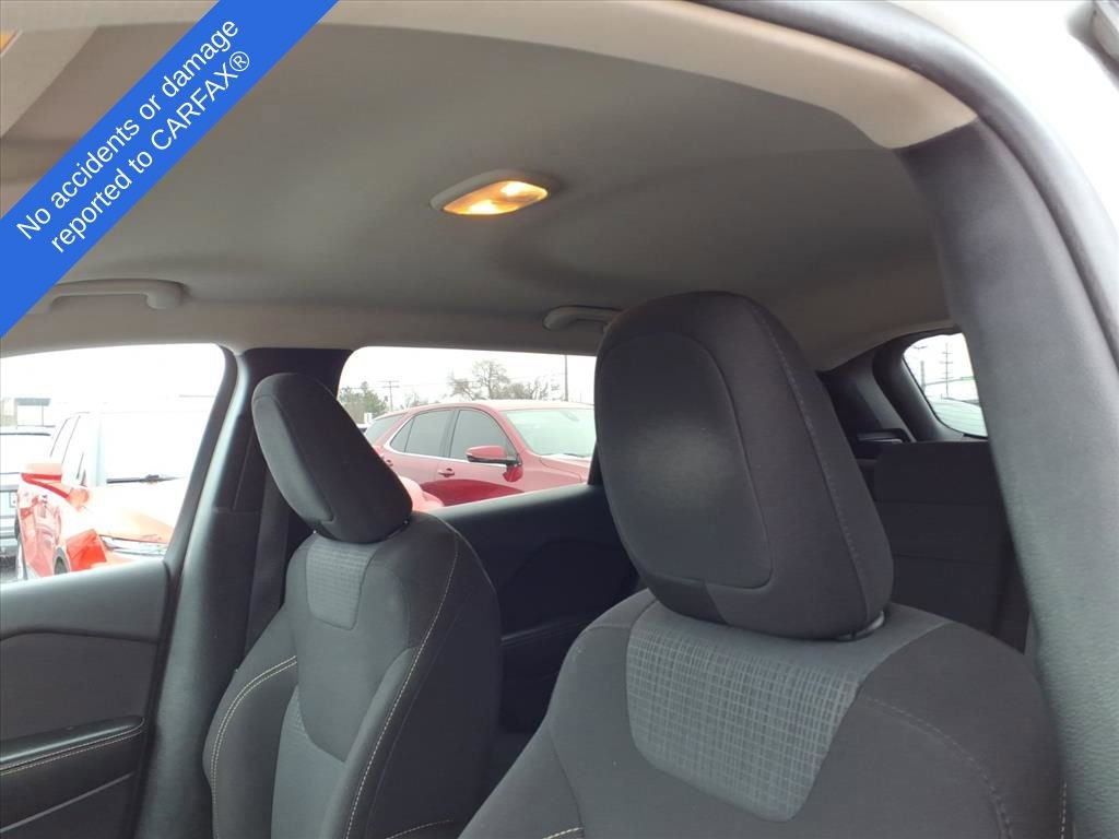 Used 2016 Jeep Cherokee Latitude w/ Cold Weather Group image 18