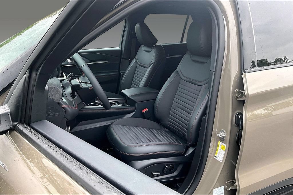 New 2026 Ford Explorer ST-Line w/ ST-Line Street Pack AWD/4WD image 6