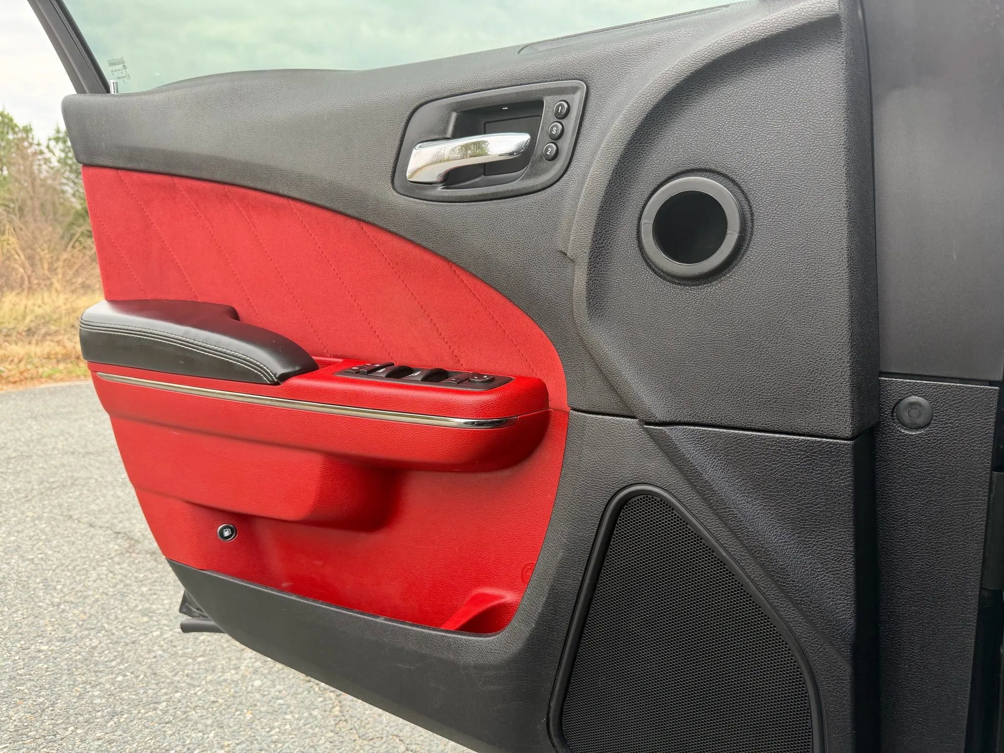 Used 2015 Dodge Charger SRT Hellcat w/ Harman/Kardon Audio Group image 15