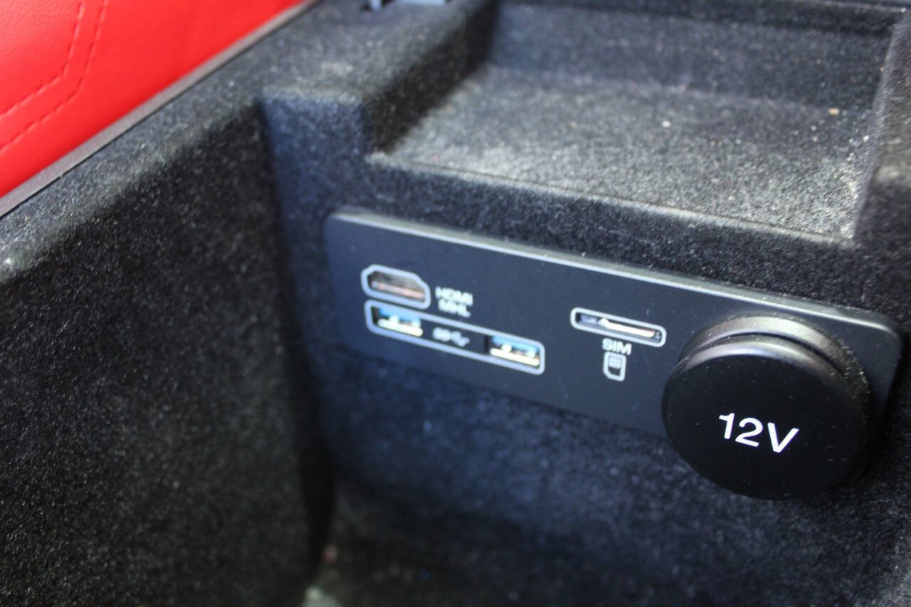 Used 2018 Jaguar XE Prestige AWD/4WD image 18