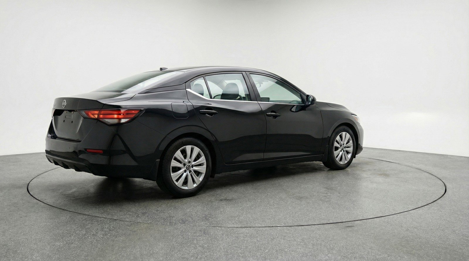 Used 2025 Nissan Sentra S FWD image 9