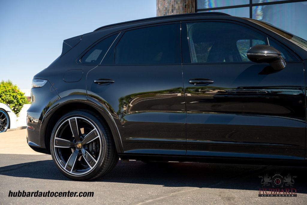 Used 2023 Porsche Cayenne Turbo AWD/4WD image 15