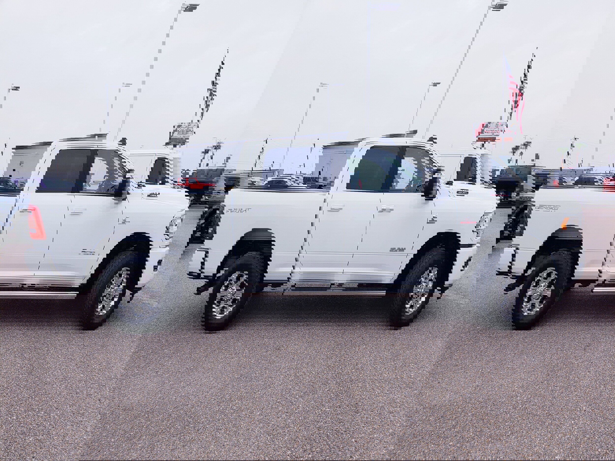 Used 2024 RAM 2500 Big Horn w/ Sport Appearance Package image 8