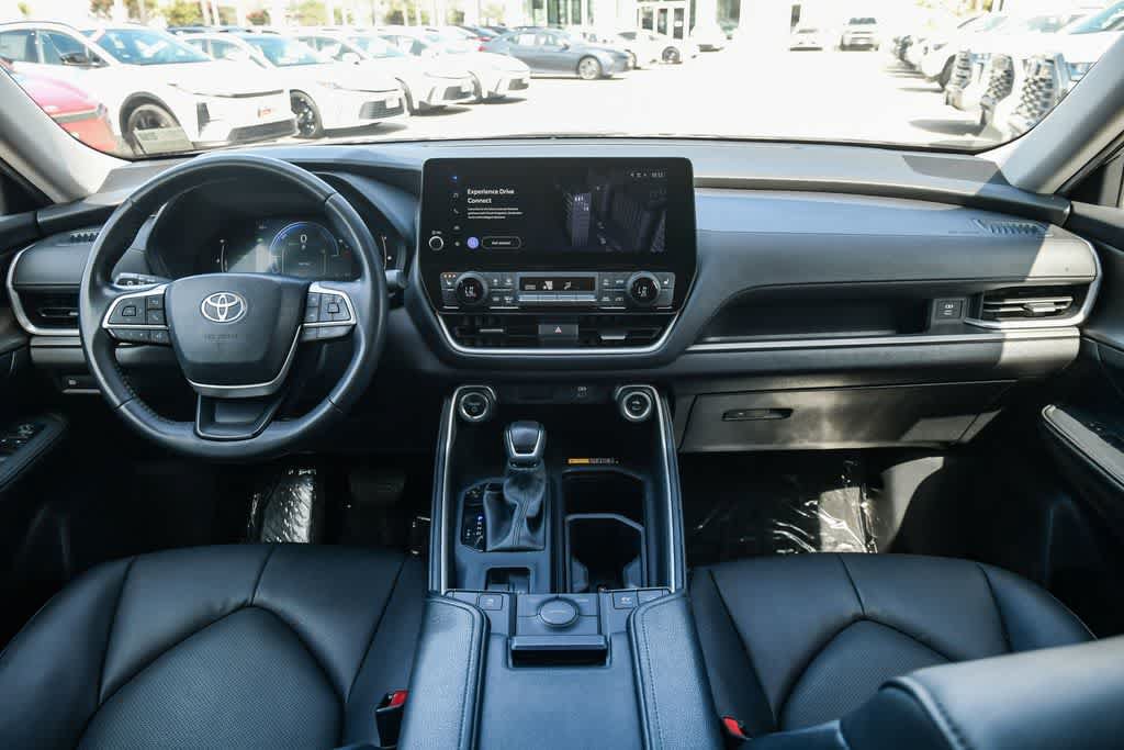 Used 2025 Toyota Grand Highlander AWD Hybrid image 14
