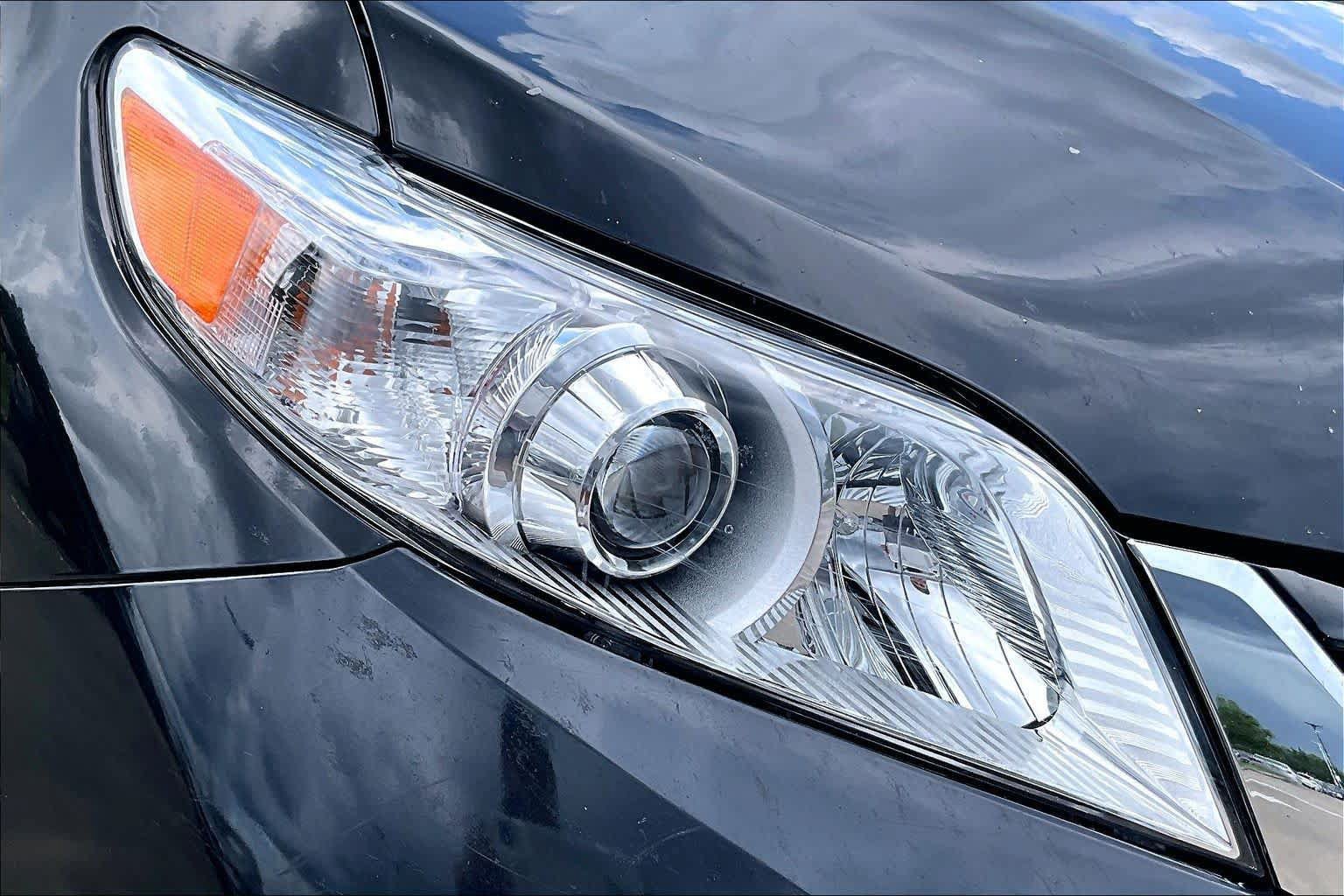 Used 2015 Toyota Sienna LE FWD image 27