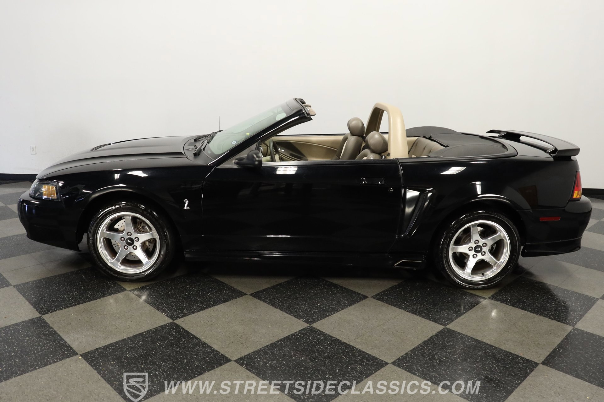 Used 2001 Ford Mustang Cobra image 2