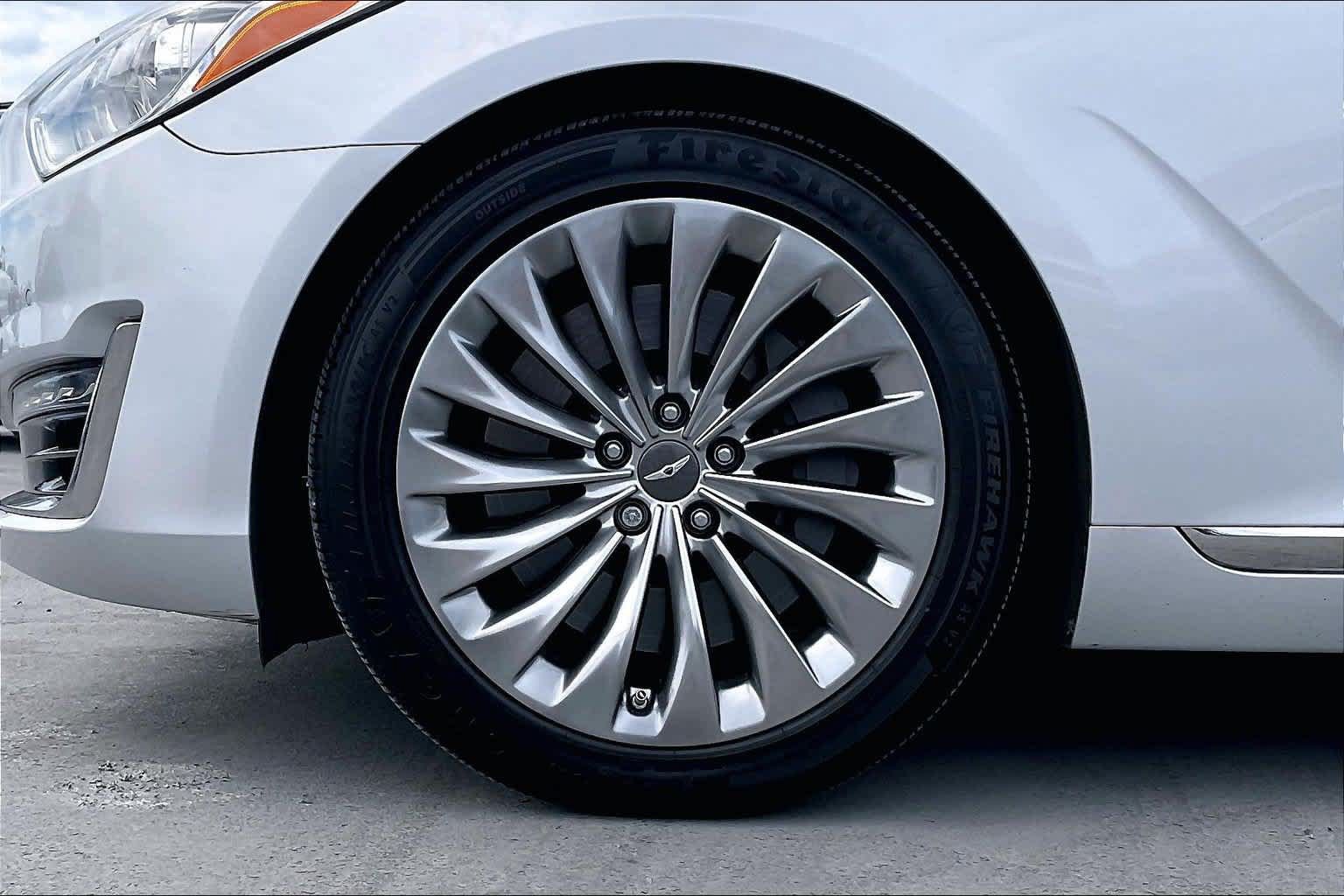 Used 2019 Genesis G90 5.0 Ultimate RWD image 8