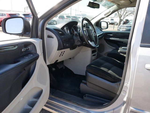 Used 2016 Dodge Grand Caravan SE w/ Quick Order Package 29E SE FWD image 12