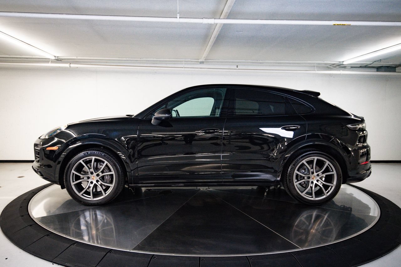 Certified 2023 Porsche Cayenne Platinum Edition AWD/4WD image 2