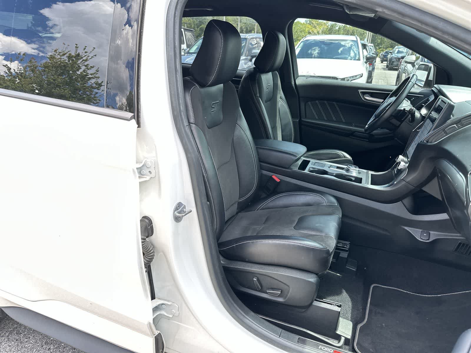 Used 2022 Ford Edge ST AWD/4WD image 9