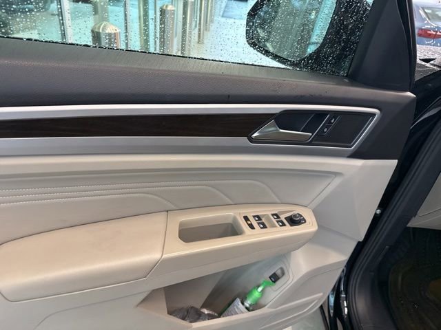 Used 2023 Volkswagen Atlas SE w/ Panoramic Sunroof Package FWD image 17