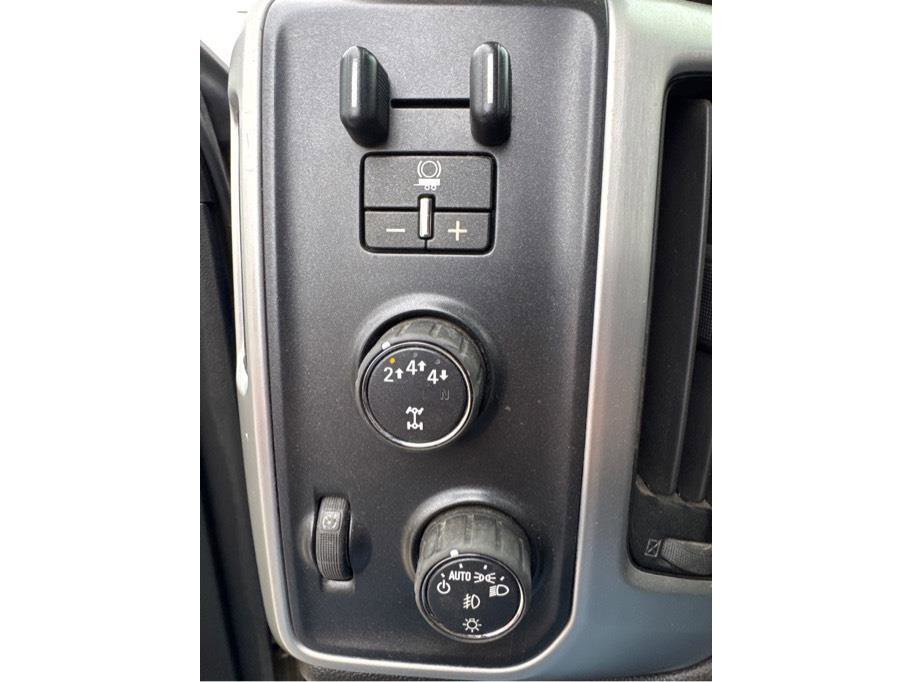 Used 2019 GMC Sierra 2500 SLT w/ Duramax Plus Package AWD/4WD image 18