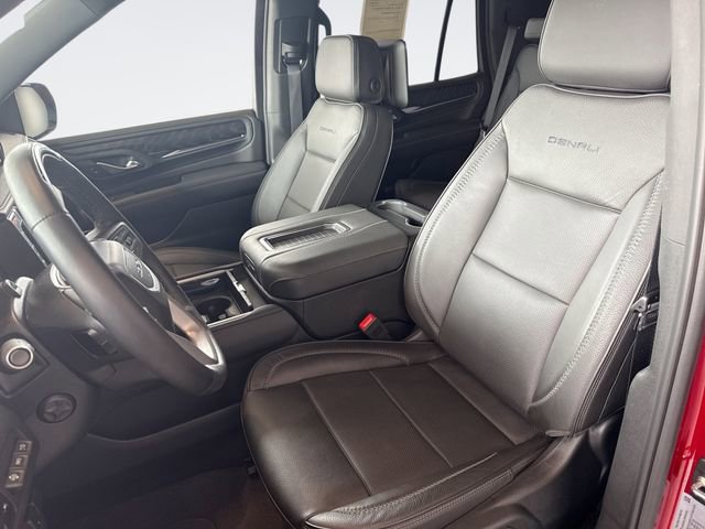Used 2024 GMC Yukon Denali w/ Advanced Technology Package AWD/4WD image 11