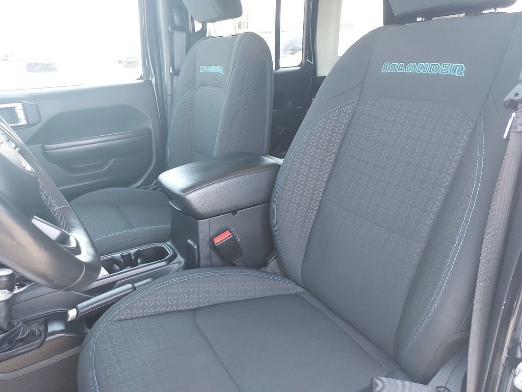 Used 2021 Jeep Wrangler Unlimited Sport AWD/4WD image 17