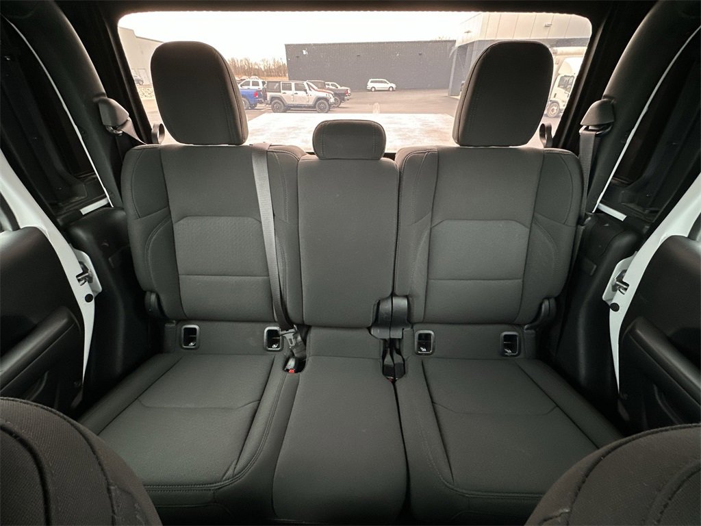 Used 2021 Jeep Gladiator Sport image 22