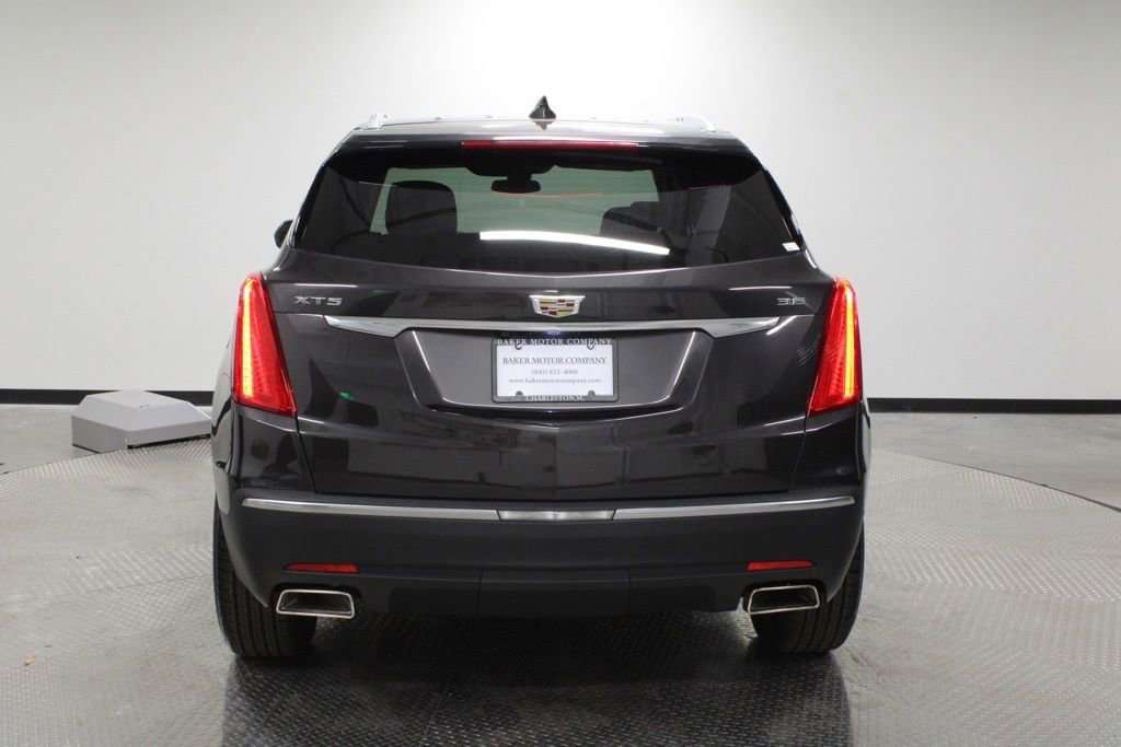 Used 2017 Cadillac XT5 Luxury w/ Driver Awareness Package image 7