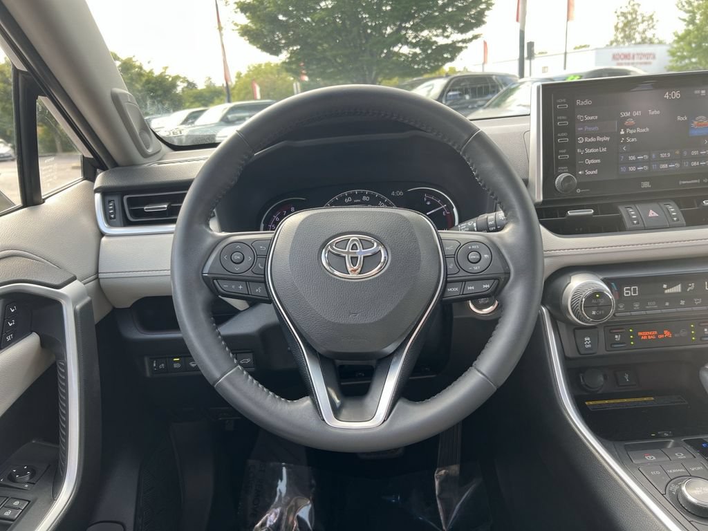Used 2020 Toyota RAV4 Limited AWD/4WD image 16