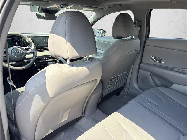 Used 2022 Hyundai Elantra SEL w/ Convenience + Premium Package FWD image 21