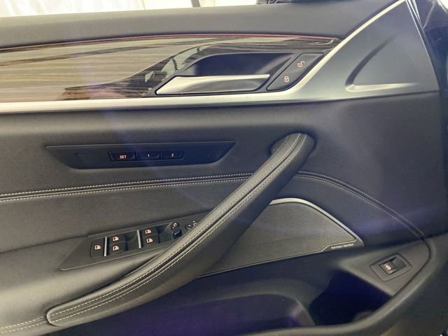 Used 2021 BMW 530i xDrive w/ Premium Package image 26