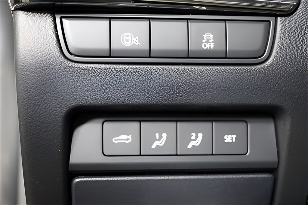 Used 2024 MAZDA MAZDA3 s image 19