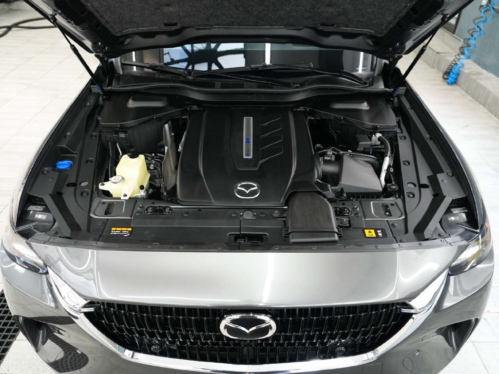 Used 2024 MAZDA CX-90 Plug-In Hybrid w/ Premium Pkg AWD/4WD image 45