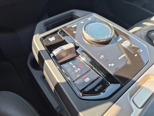 Used 2024 BMW iX xDrive50 w/ Premium Package AWD/4WD image 10
