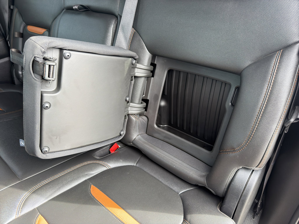 Used 2021 GMC Sierra 1500 AT4 w/ Technology Package image 27