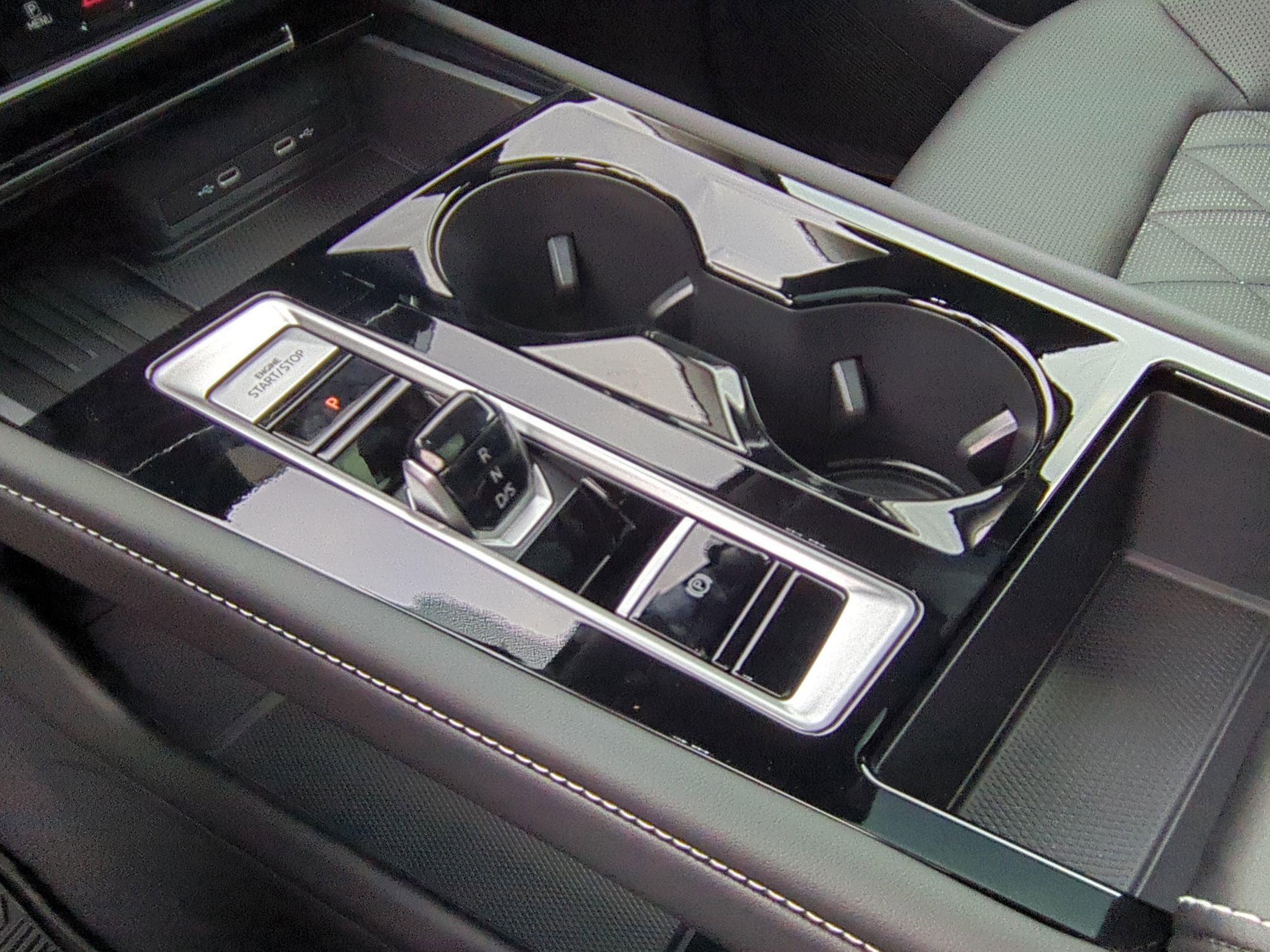 New 2025 Volkswagen Atlas SEL Premium R-Line image 16