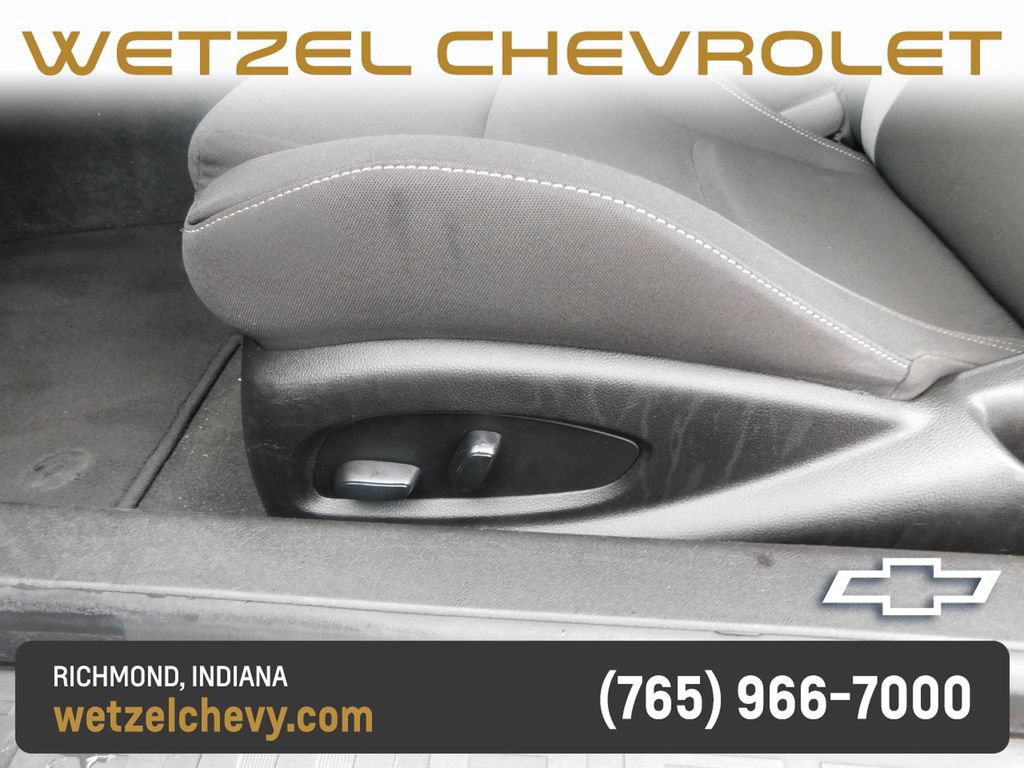 Used 2023 Chevrolet Camaro LT RWD image 13