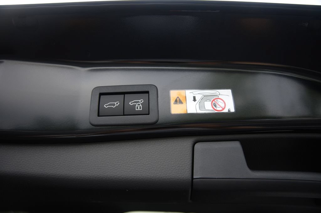 New 2026 Toyota RAV4 XSE AWD/4WD image 8