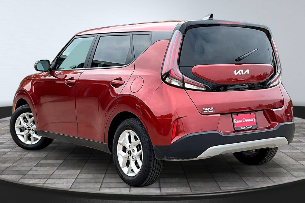 Used 2025 Kia Soul LX w/ LX Technology Package FWD image 5