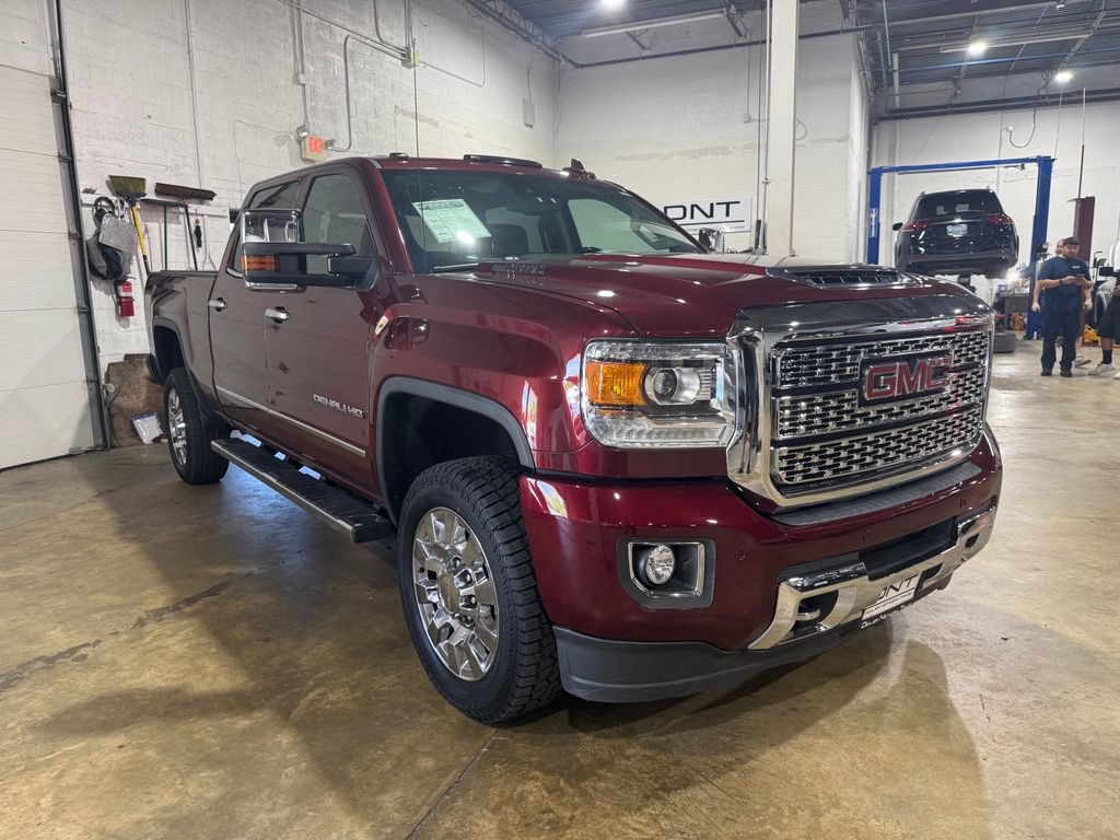 Used 2017 GMC Sierra 2500 Denali w/ Duramax Plus Package AWD/4WD image 6